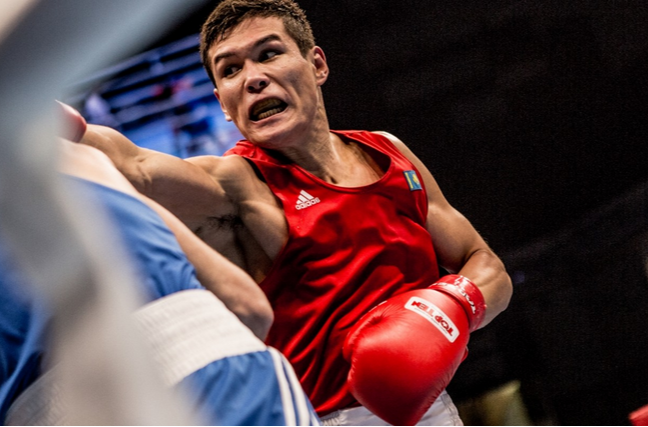 Defending AIBA world champion Daniyar Yeleussinov marched on in the welterweight competition by defeating Belarusian Pavel Kastramin ©AIBA