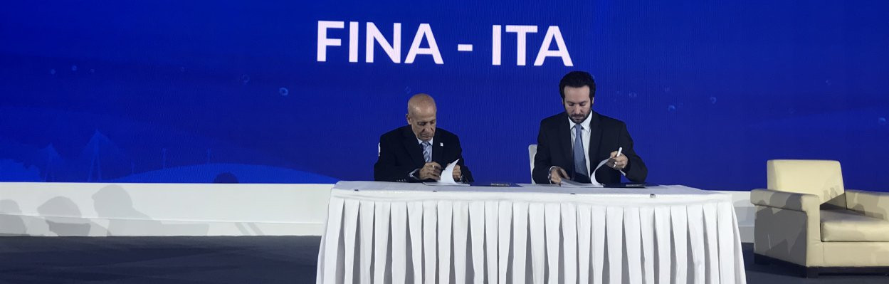 FINA and the International Testing Agency signed the agreement at their World Aquatics Convention in China ©FINA