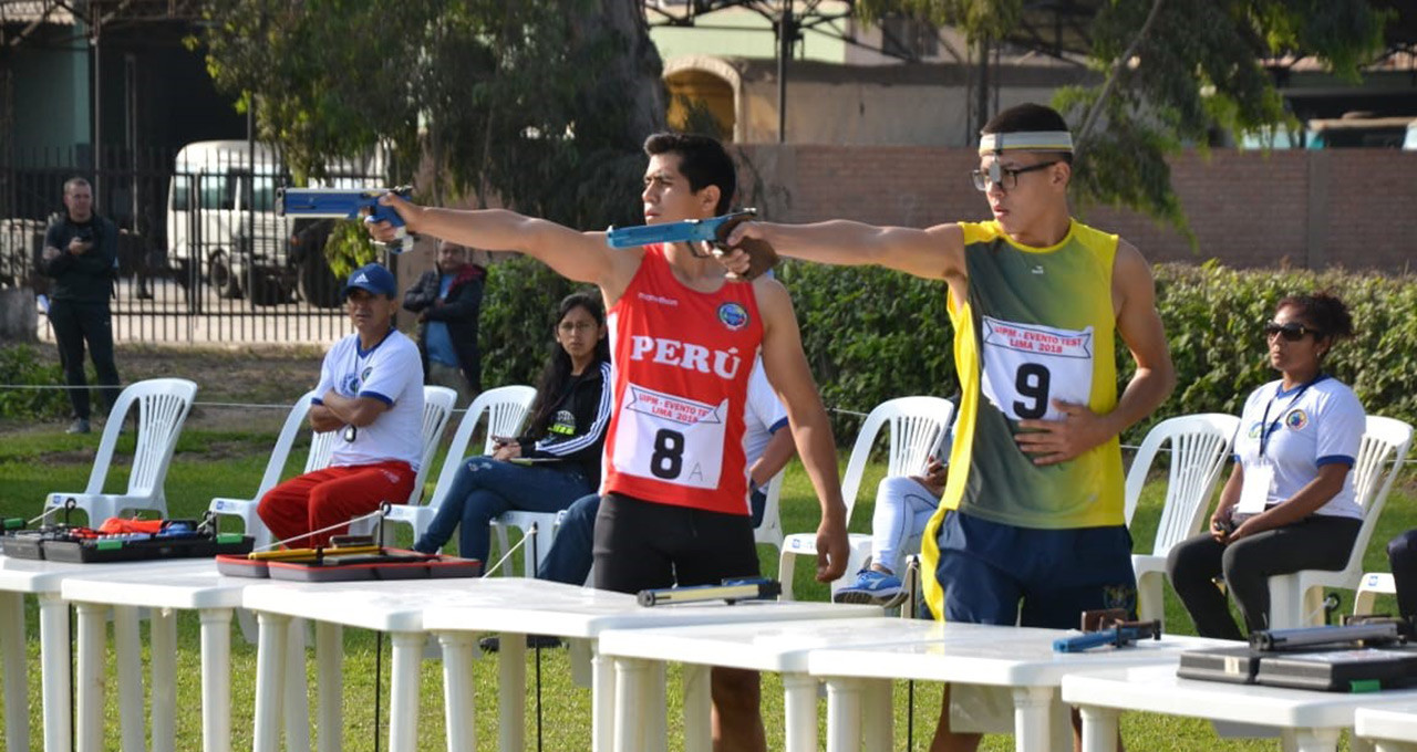 Modern pentathletes competed in swimming, fencing, horse riding and laser run events to try and secure a place at the Lima 2019 Pan American Games ©Lima 2019