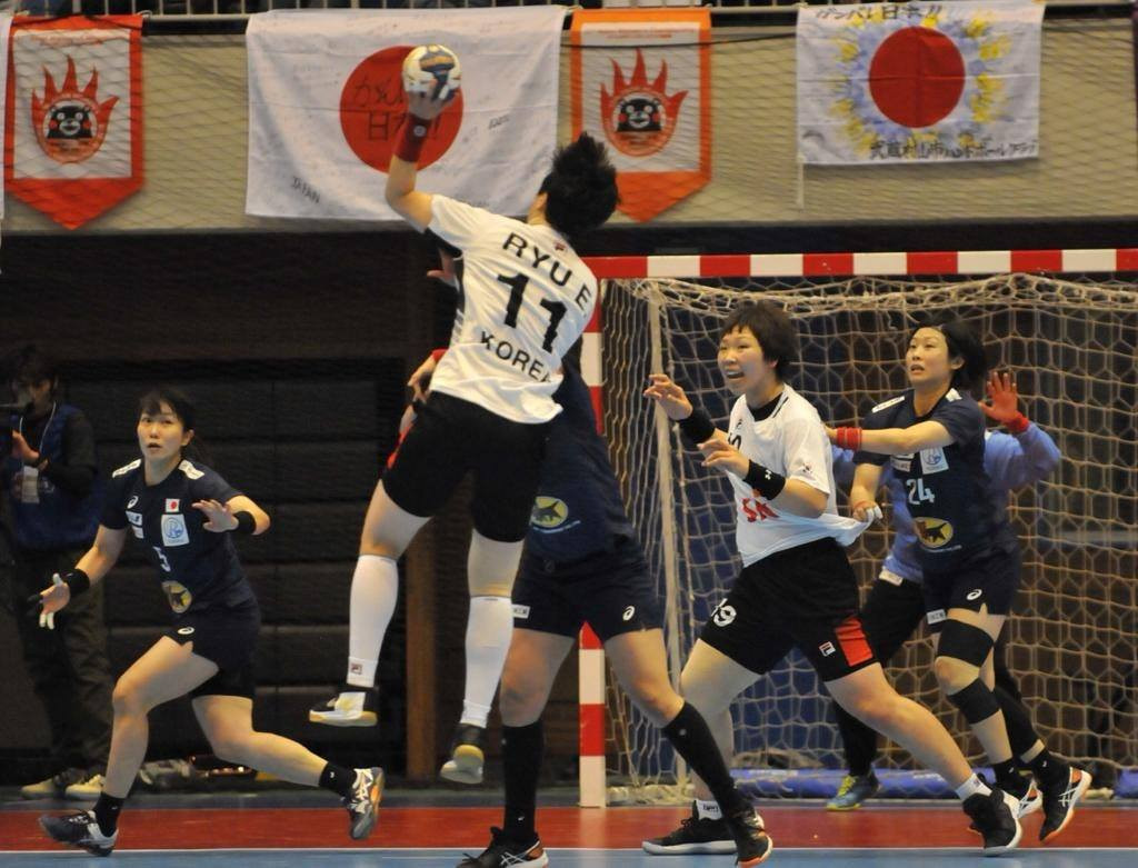 South Korea beat Japan in the final of the Asian Women's Handball Championships to win their fourth consecutive title ©Asian Handball Federation
