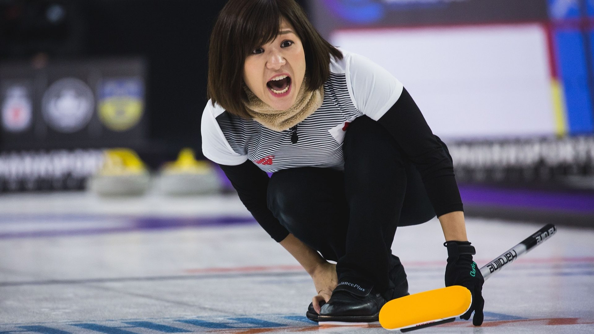 Japan narrowly defeated South Korea 6-5 to win the women's final ©Curling World Cup