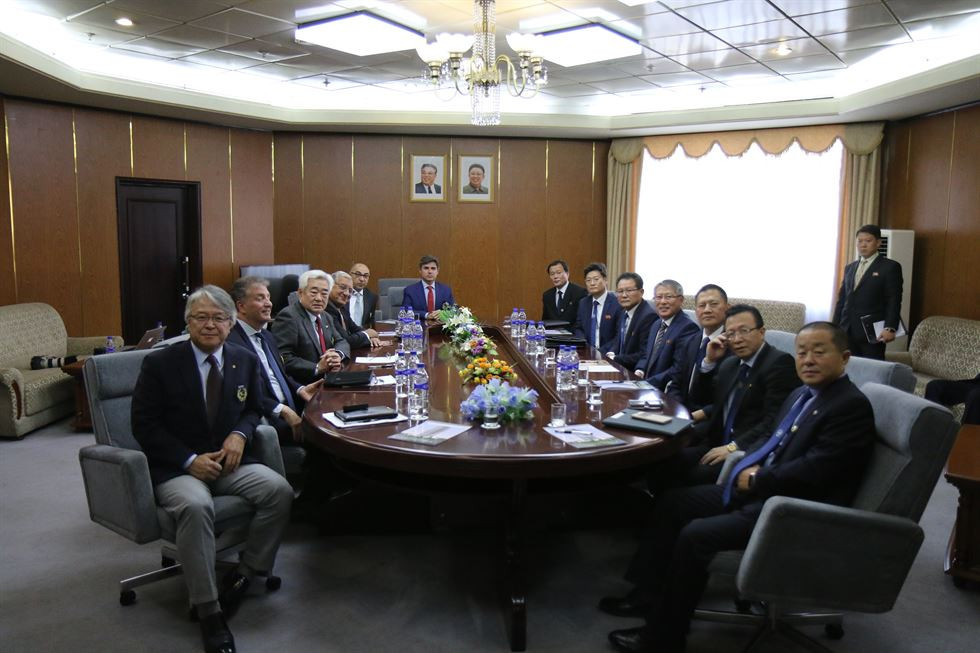  World Taekwondo officials and their International Taekwondo Federation counterparts pictured before their meeting to discuss harmonisation at the Yanggakdo Hotel in Pyongyang last month ©World Taekwondo