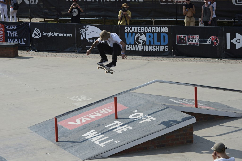 Action is hotting up ahead of tomorrow's street final, with Brazilian Luan Oliveira leading qualifying ©WSF