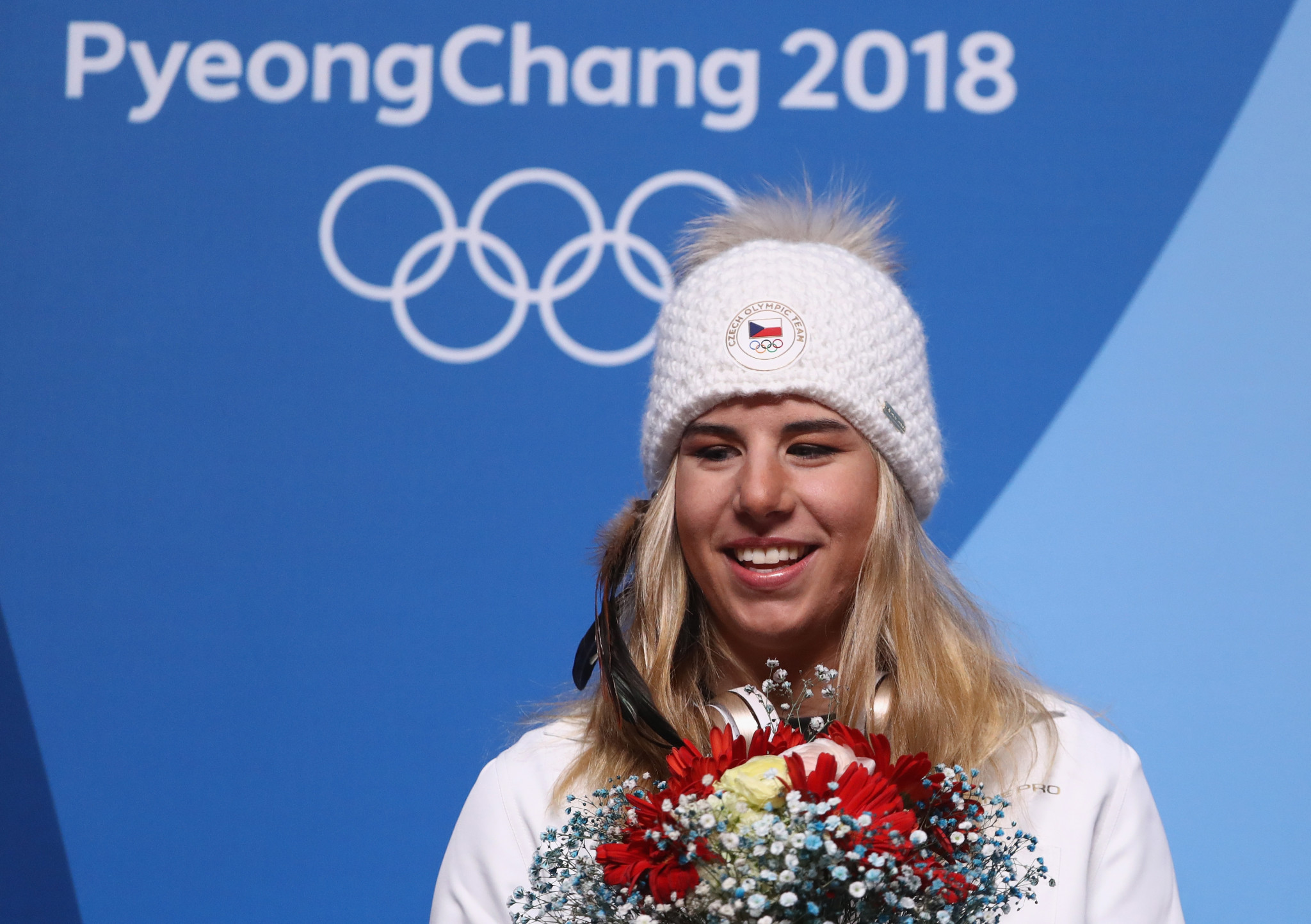 |The Czech Republic's reigning women's World Cup champion Ester Ledecká won both a skiing and snowboard Olympic gold medal at Pyeongchang, becoming the first person to do so ©Getty Images