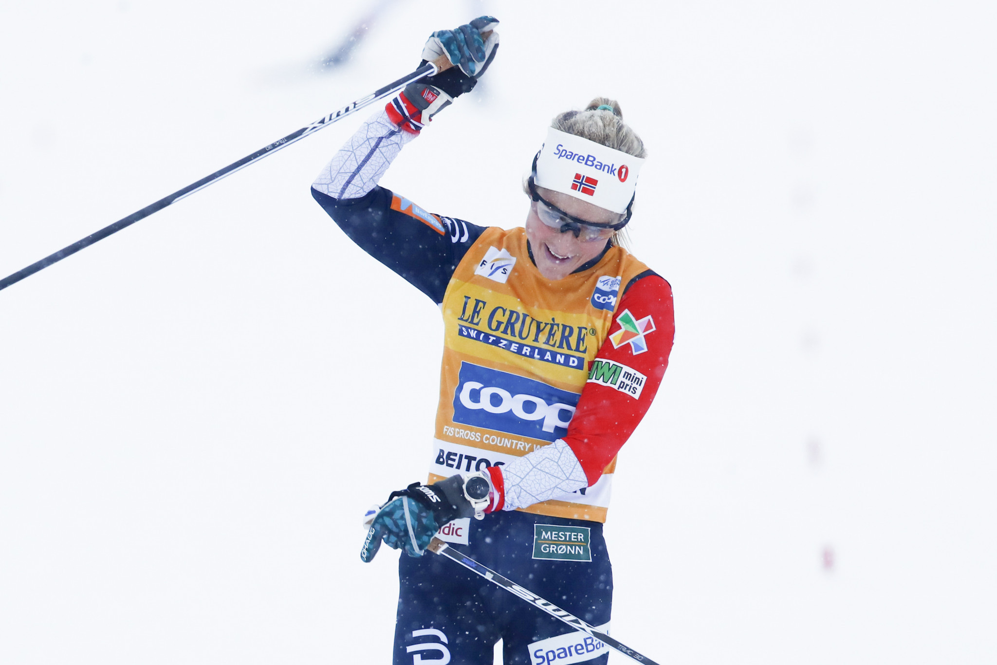 Johaug maintains distance winning streak as Russian cleared by CAS wins men's Cross-Country World Cup event in Davos