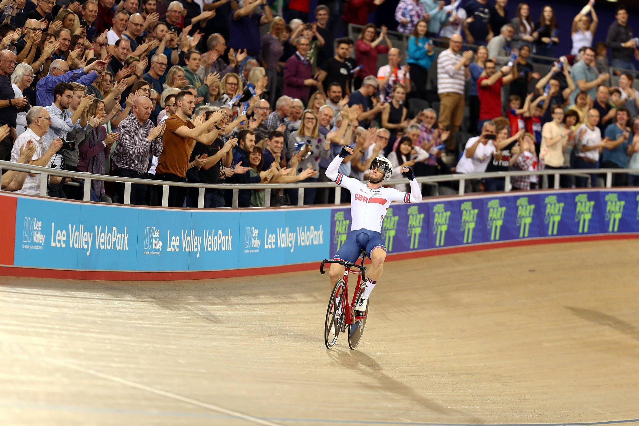 Matthew Walls won the men's omnium as competition drew to a close at the UCI Track World Cup in London ©Getty Images