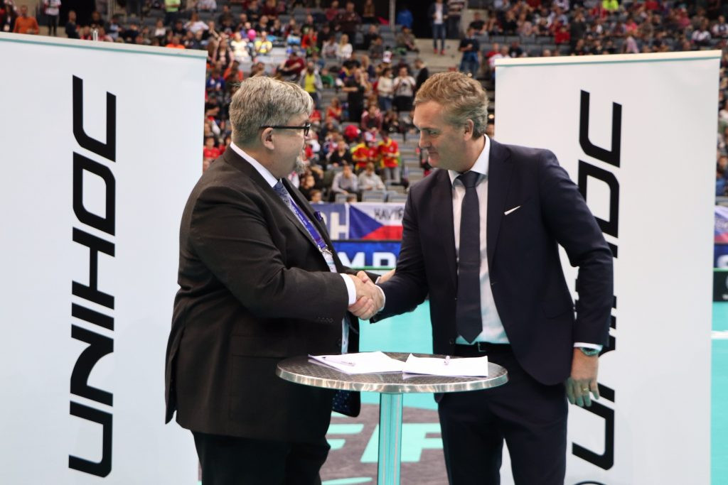 The IFF and Unihoc announced that they would renew their sponsorship agreement ©IFF