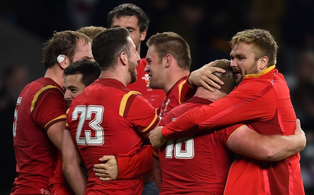 Wales celebrate after holding their nerve to pip arch-enemy England at Twickenham ©Getty Images