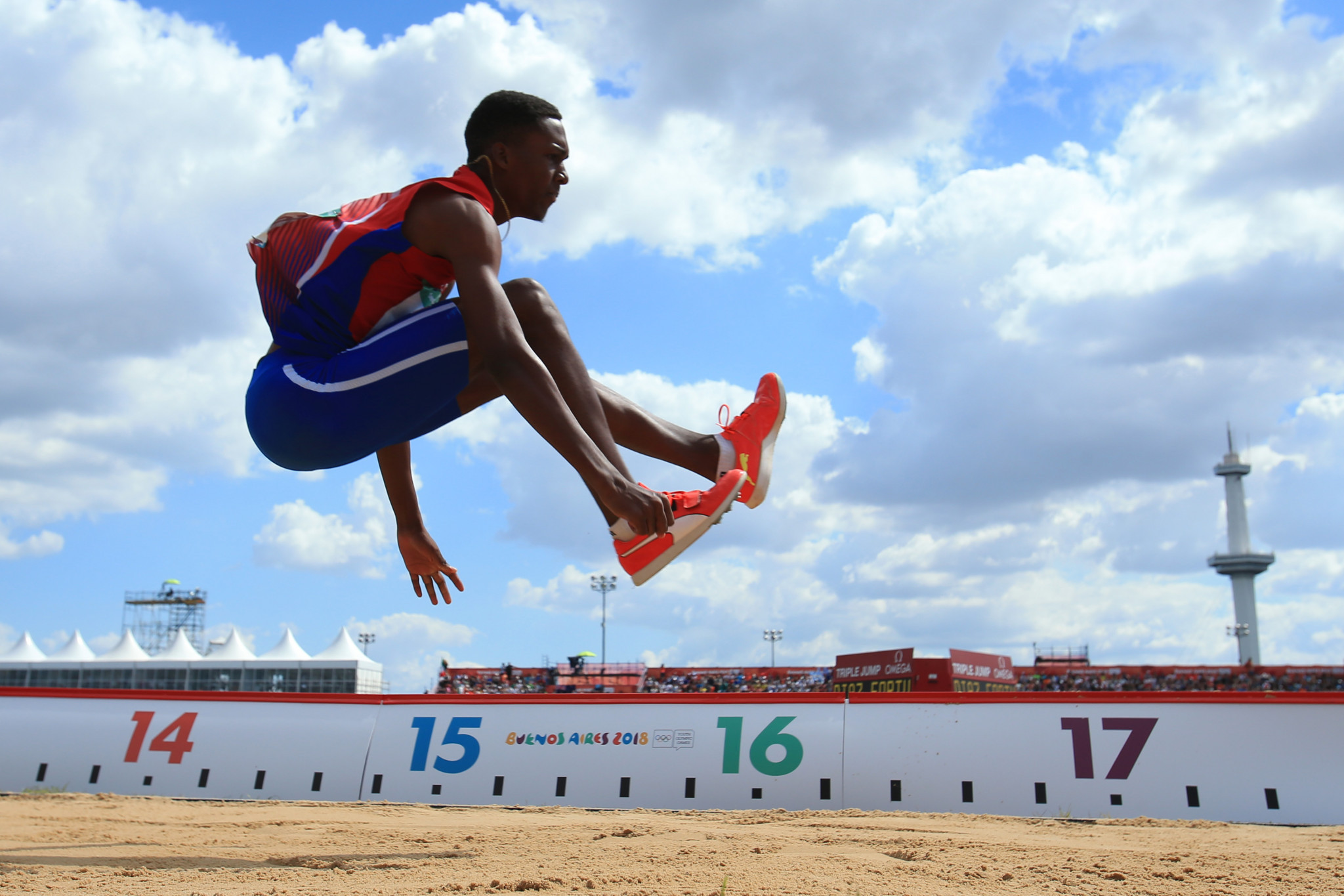 Cuba's Jordan Diaz Fortun, U-20 triple jump world champion, enhanced his reputation when he won gold in the same event in Buenos Aires ©Getty Images