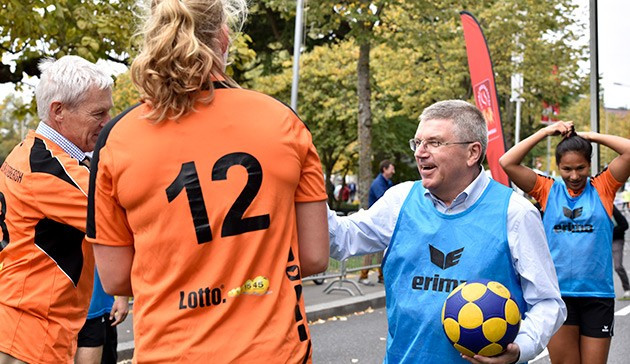 IOC President Thomas Bach participated in a series of sporting activities to mark Olympic Week ©IOC