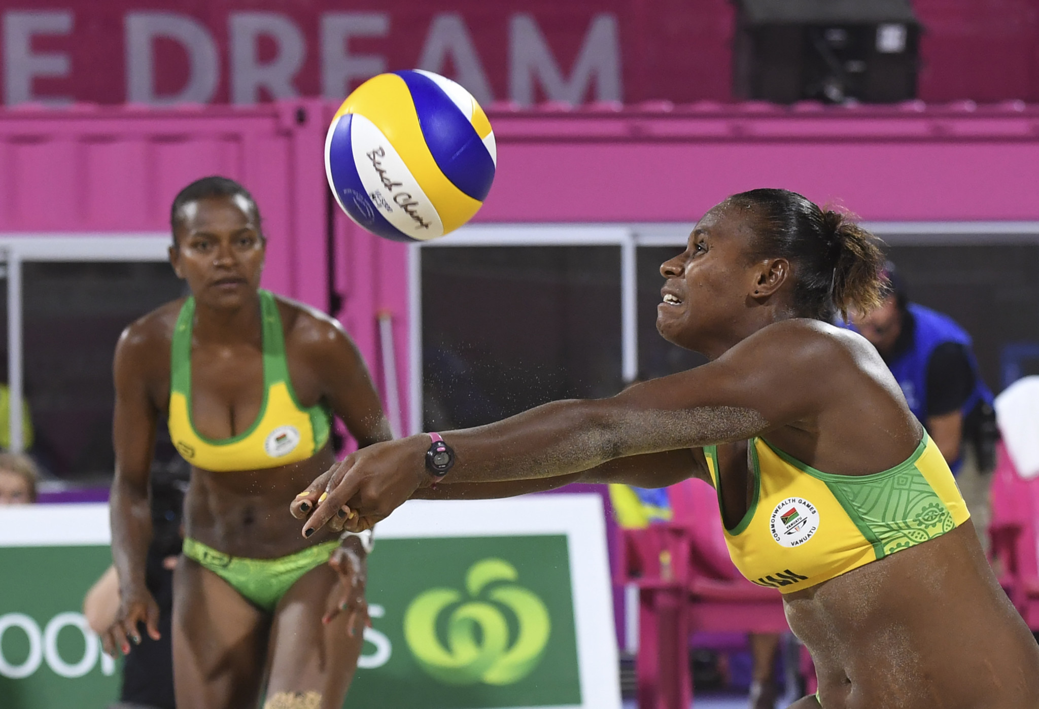 Charmaine Zinner has already worked with Commonwealth Games beach volleyball bronze medallists Linline Matauatu, right, and Miller Pata ©Getty Images