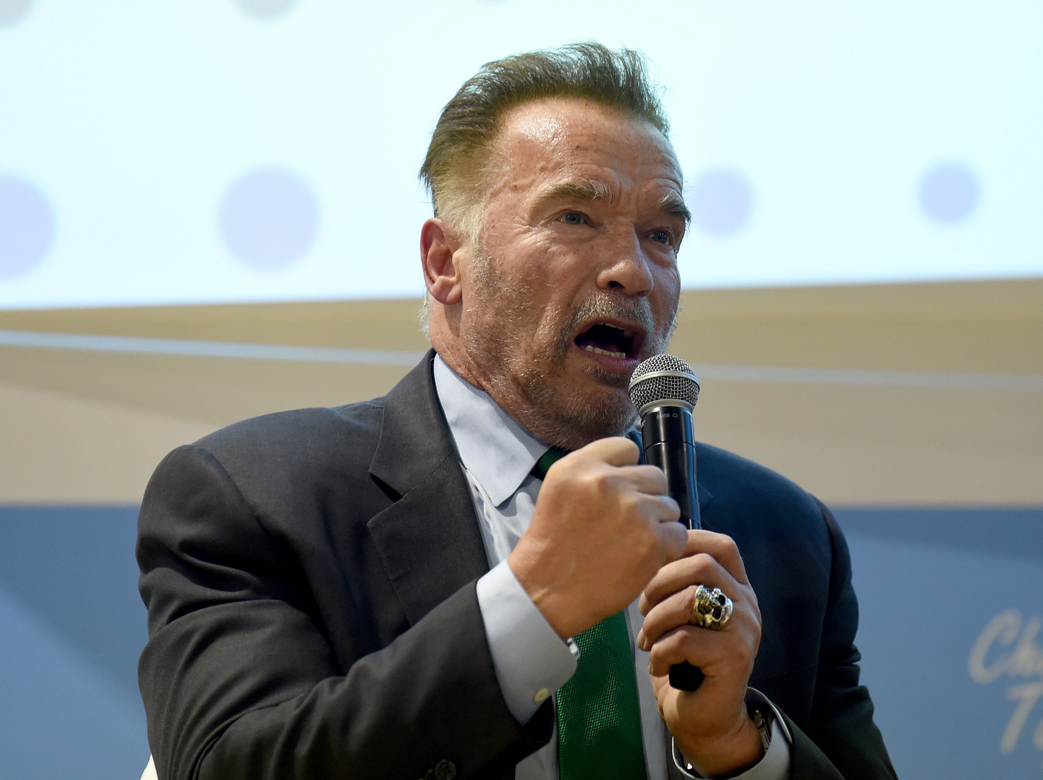Schwarzenegger pays tribute to IFBB Hall of Famer Corney following death
