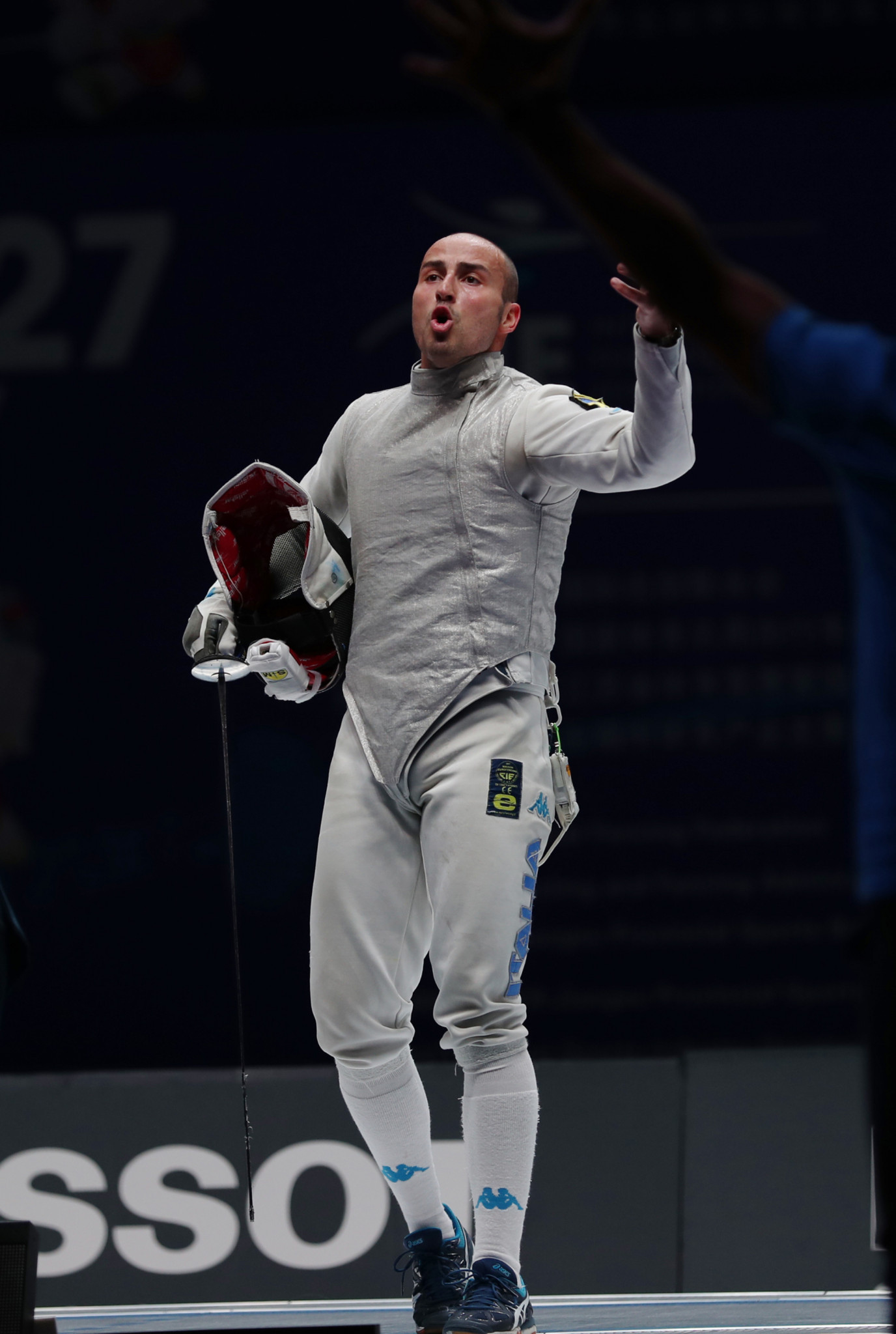 Alessio Foconi beat Gerek Meinhardt to win the Men's Foil World Cup in Paris ©Getty Images