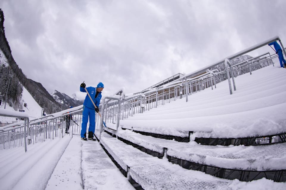 Hevay snowfall has forced organisers to reschedule events at the World Cup in Ruhpolding ©IBU