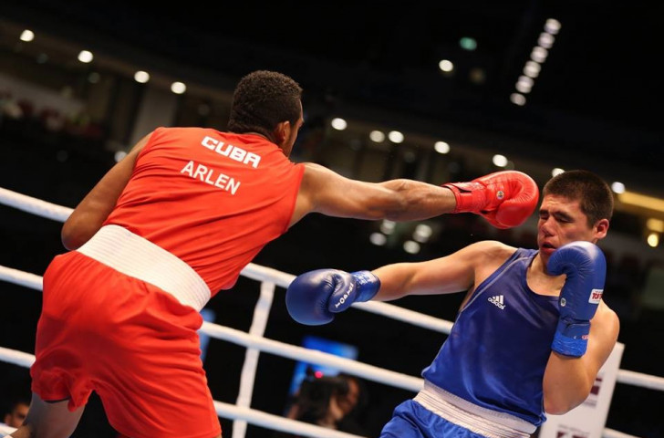 Cuba's Arlen Lopez proved too strong for Uzbekistan's Bektemir Melikuziev in the middleweight final ©AIBA/Facebook