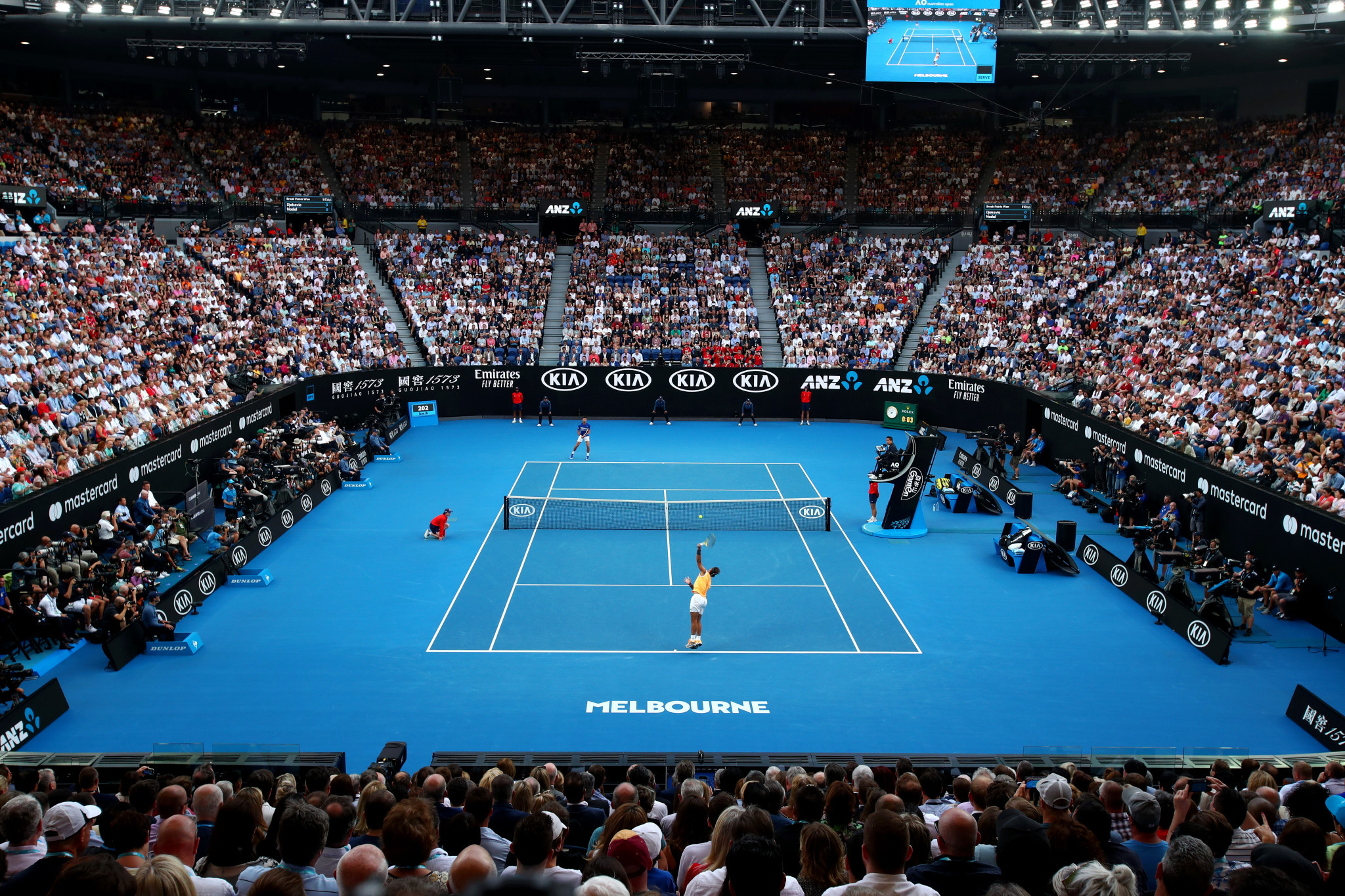 The crowd inside Rod Laver Arena were expecting a classic ©Getty Images