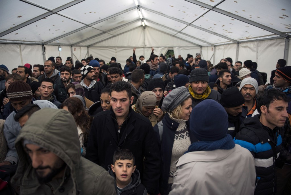 Germany expects to take in 800,000 asylum seekers this year