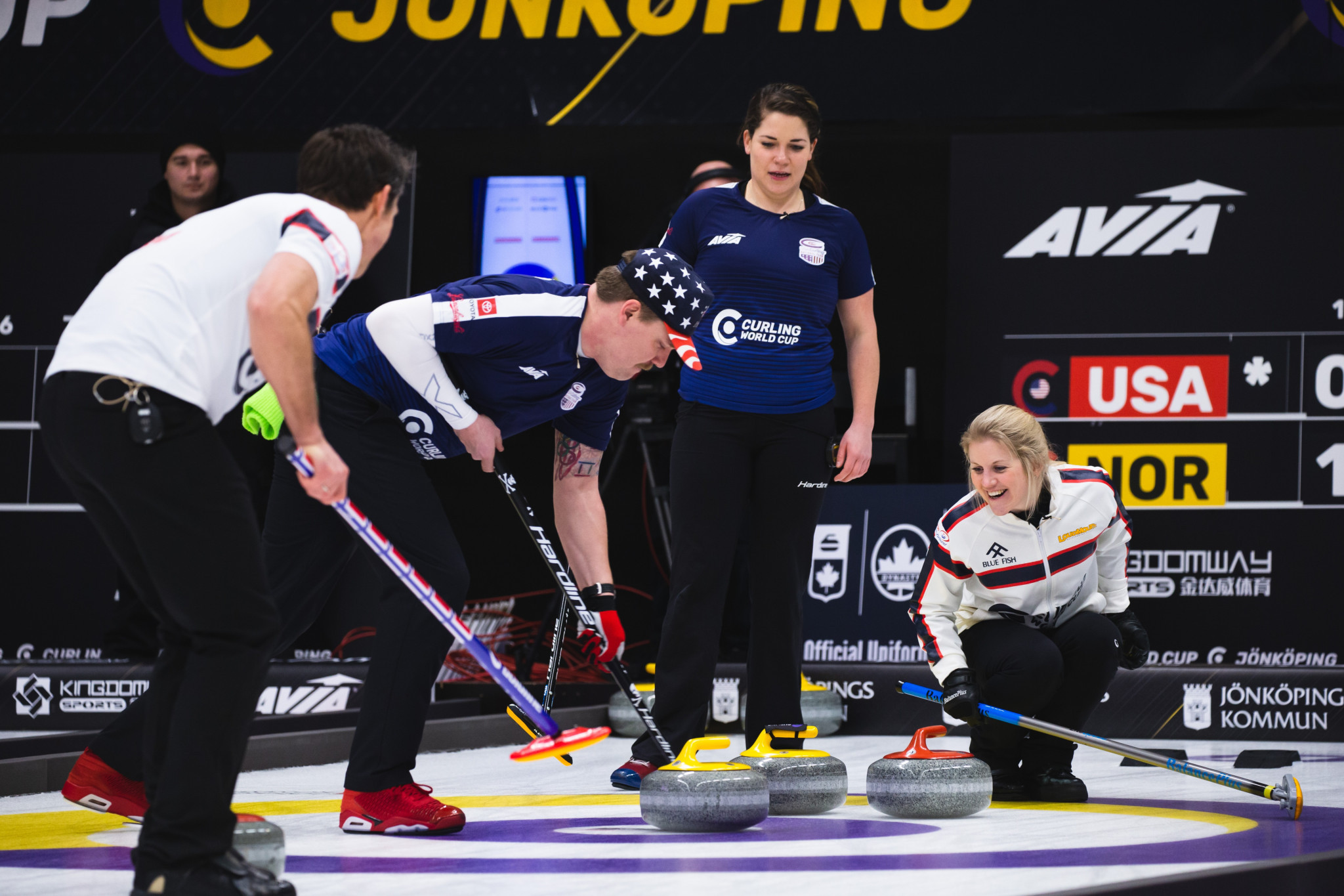 Norway's Thomas Ulsrud and Kristin Skaslien beat the American pair of Becca Hamilton and Matt Hamilton 8-5 in the mixed doubles event at the Curling World Cup ©World Curling Federation 