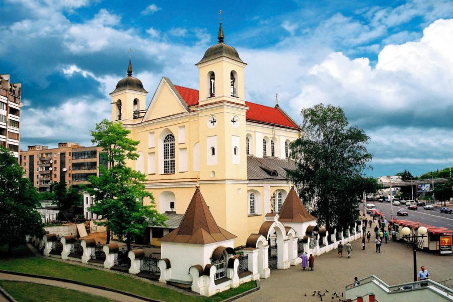 The construction of the Cathedral of the Holy Apostles Peter and Paul began in 1611 and was completed by 1613 ©Minsk 2019