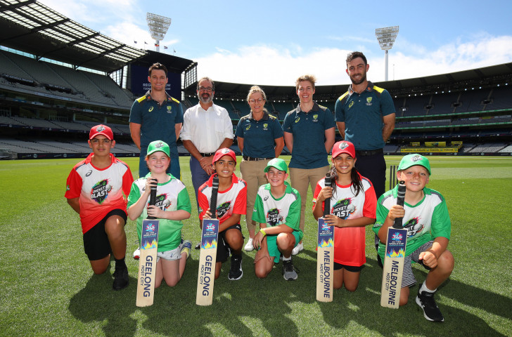 Australian players and youngsters help promote the 2020 ICC men's T20 World Cup at the Melbourne Cricket Ground, which will host the final on November 15 ©Getty Images   