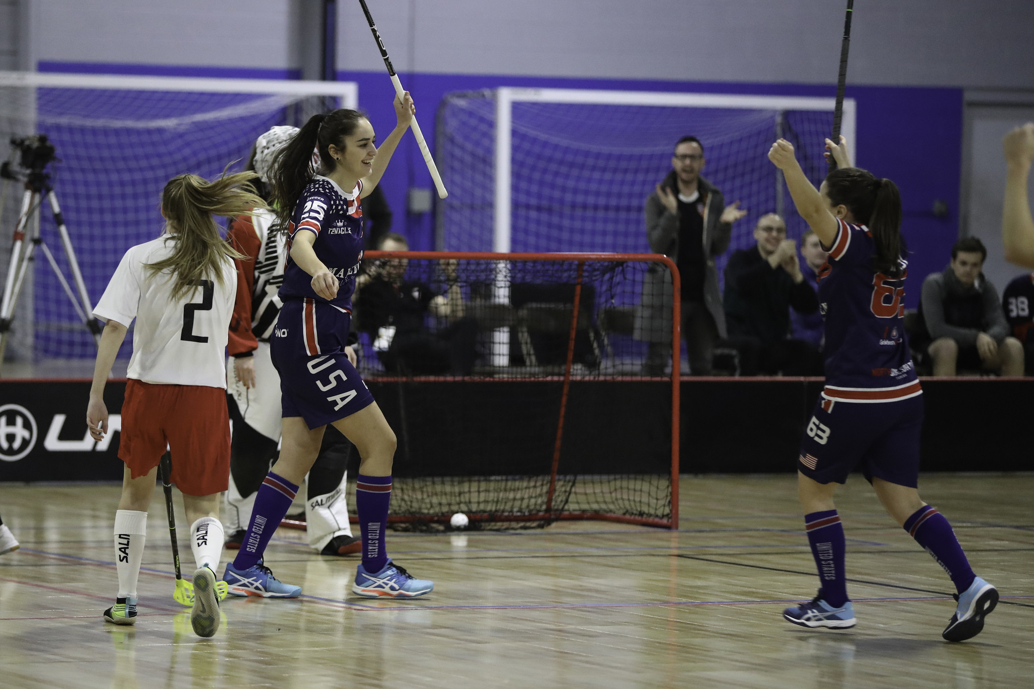 United States eased to victory in the first playoff match against Canada for this year's Women's World Floorball Championships ©IFF
