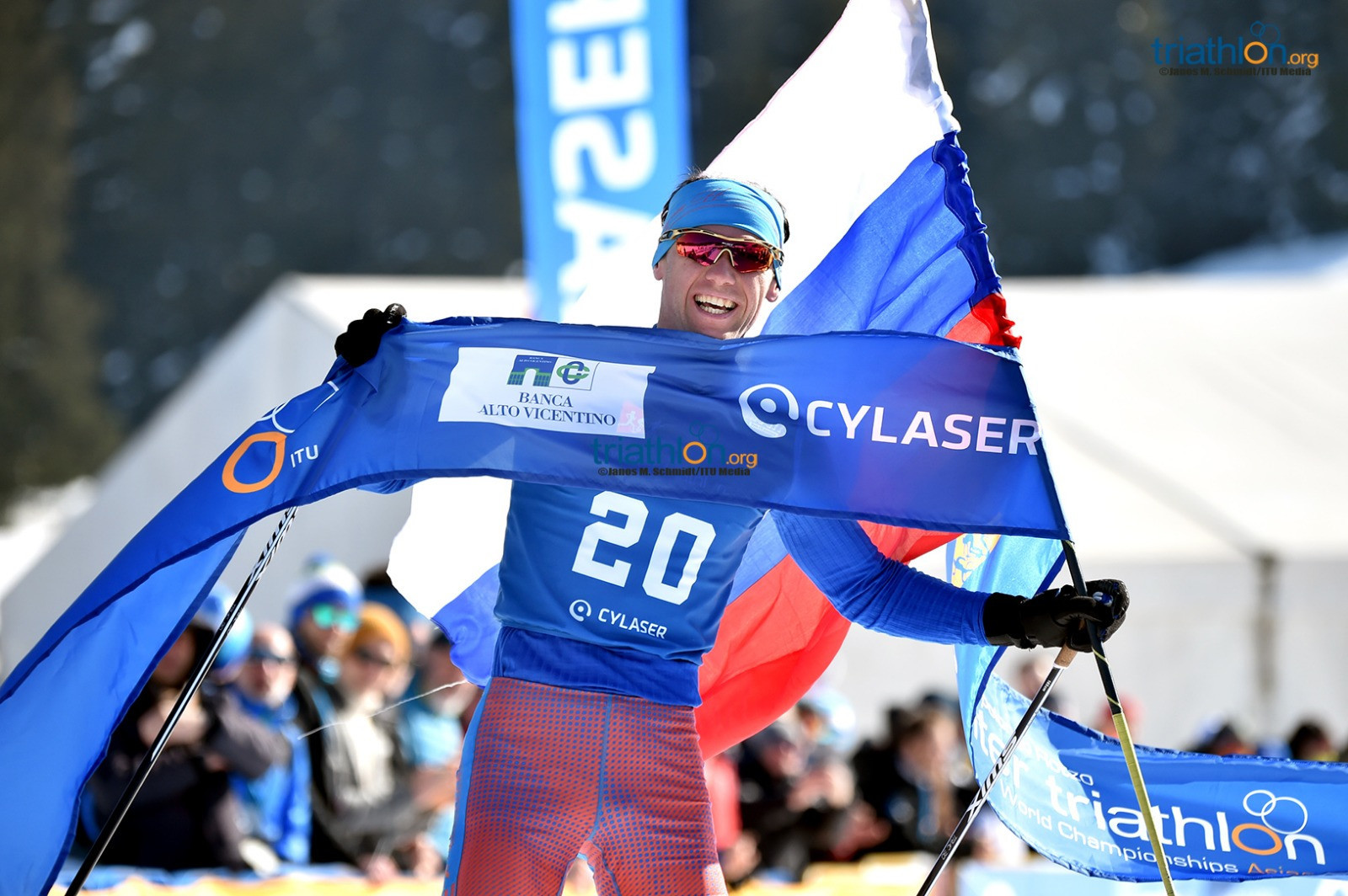 Pavel Andreev continued his domination of the men's event ©World Triathlon