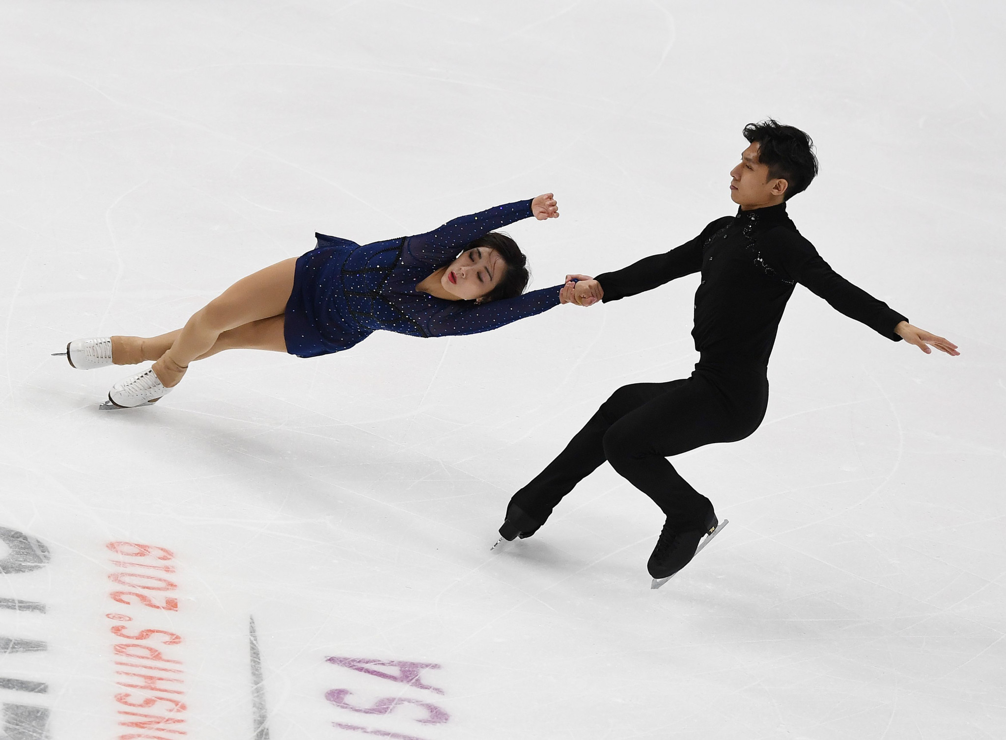 Wenjing Sui and Cong Han won the pairs competition for the fifth time in their career ©Getty Images