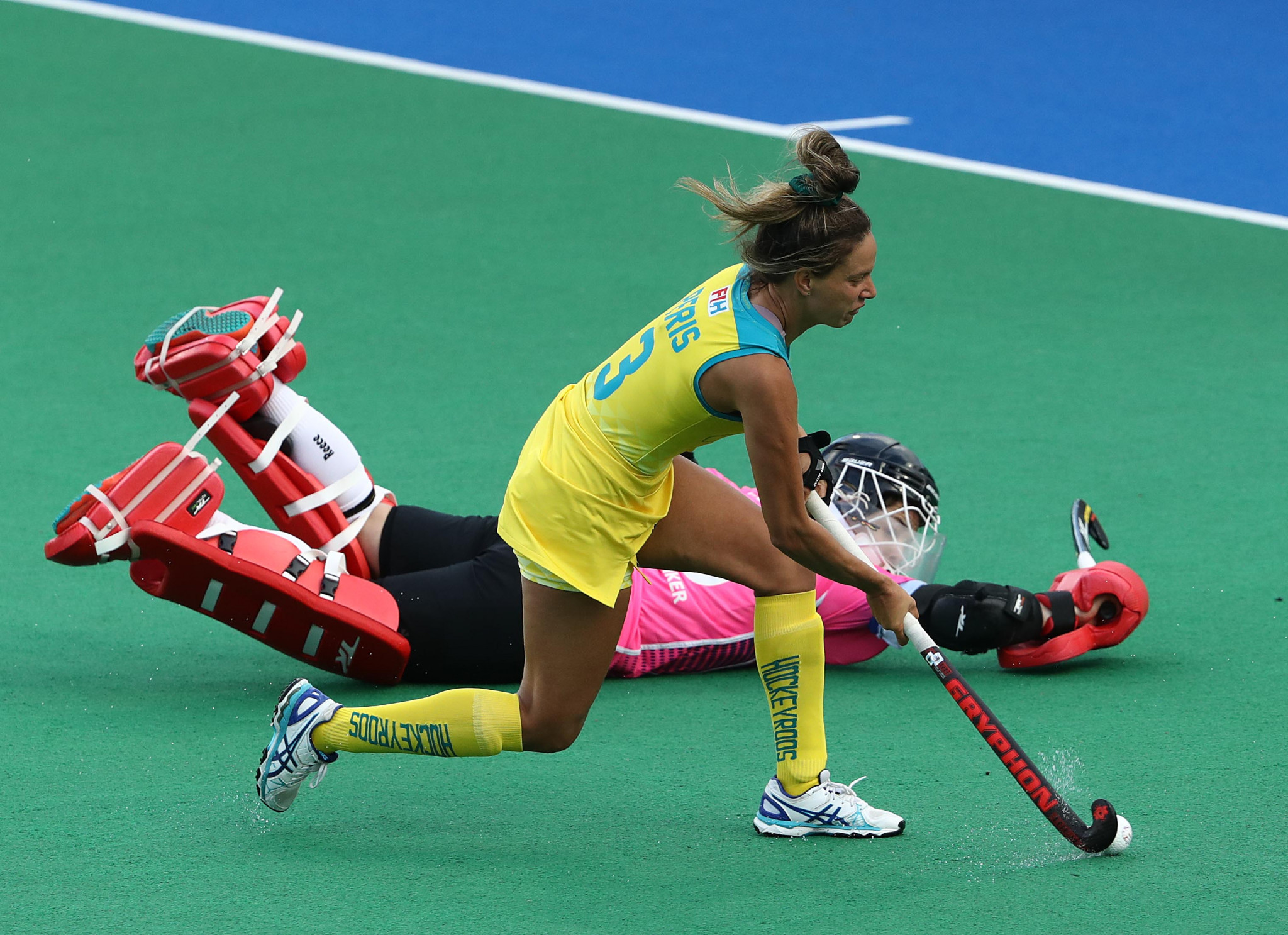 Australia's women beat Germany in a shoot-out to record their second win in as many days ©Getty Images