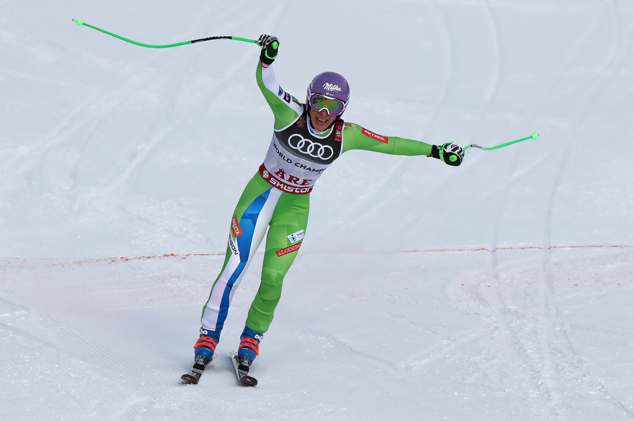 Štuhec defends downhill title as Vonn bows out with bronze at FIS Alpine Skiing World Championships