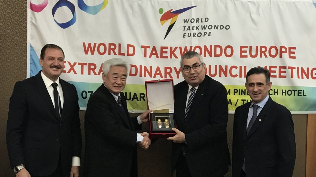 IOC vice president Ugur Erdener, third right, was present at the meeting ©World Taekwondo 