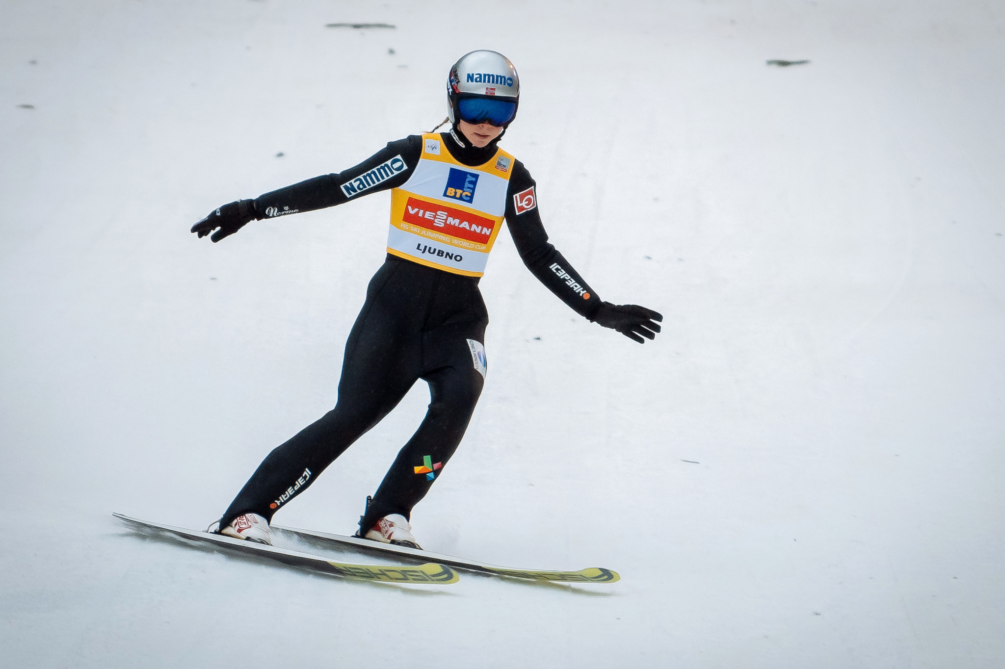 Lundby extends FIS Ski Jumping World Cup lead with success in Oberstdorf