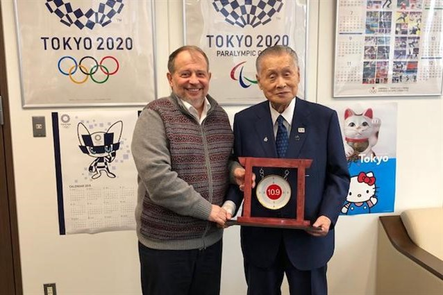ISSF President Vladimir Lisin, left, met his Tokyo 2020 counterpart Yoshirō Mori on a visit to the Japanese capital ©ISSF