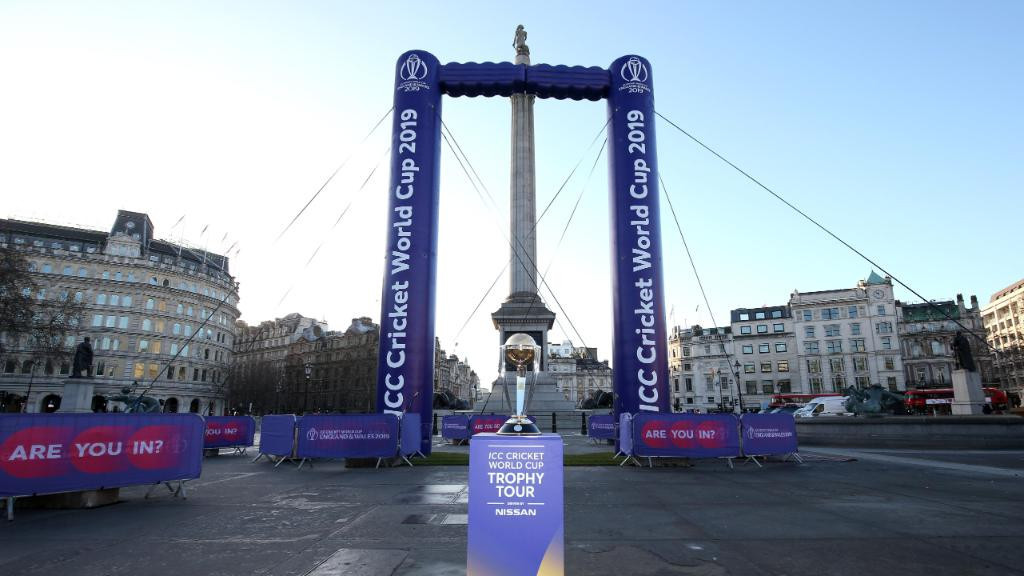 Nelson's Column in London was transformed into a giant set of wickets ©ICC