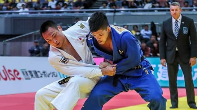 Olympic champion Shohei Ono, right, is set to open his 2019 season this weekend as Düsseldorf hosts the second IJF Grand Slam of the season ©IJF