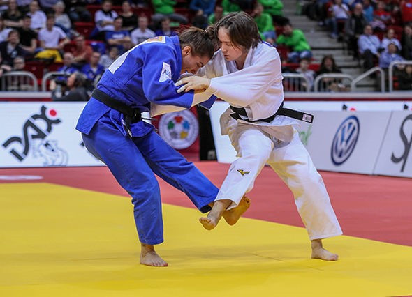 Olympic champion Majlinda Kelmendi of Kosovo earned her sixth IJF Grand Slam title with victory in the women's under-52kg division ©IJF