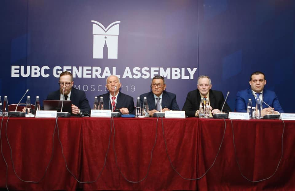 Franco Falcinelli, second left, has pledged fealty to Gafur Rakhimov, centre, after previously campaigning against him ©RBF 
