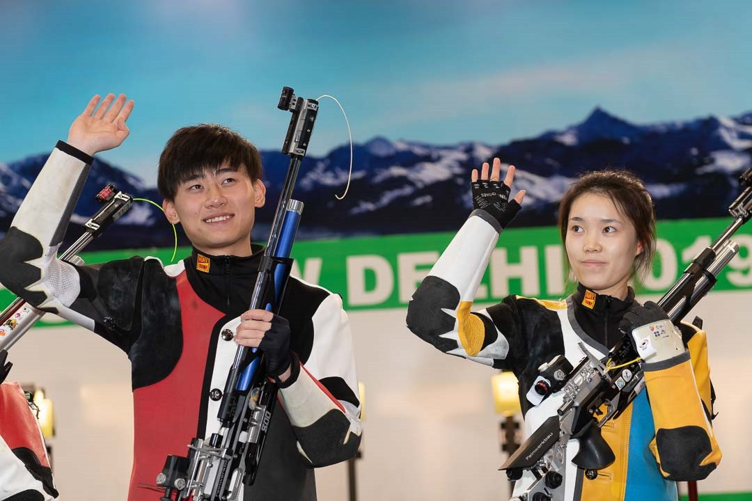 Zhao Ruozhu and Liu Yukun set a new world record of 502.0 points in the mixed team 10m air rifle ©ISSF