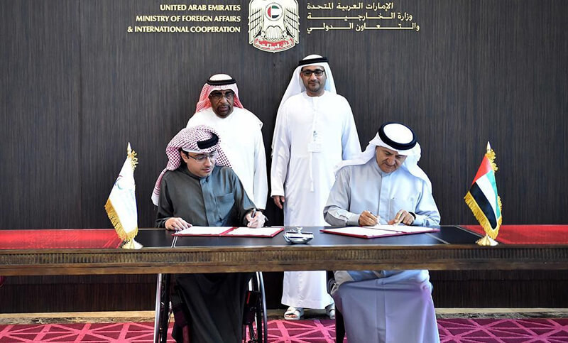 The agreement was signed by APC President Majid Rashed, left, and Ahmed Abdul Rahman Al Jarman, Assistant Minister for Human Rights and International Law from the Ministry of Foreign Affairs and International Cooperation ©APC