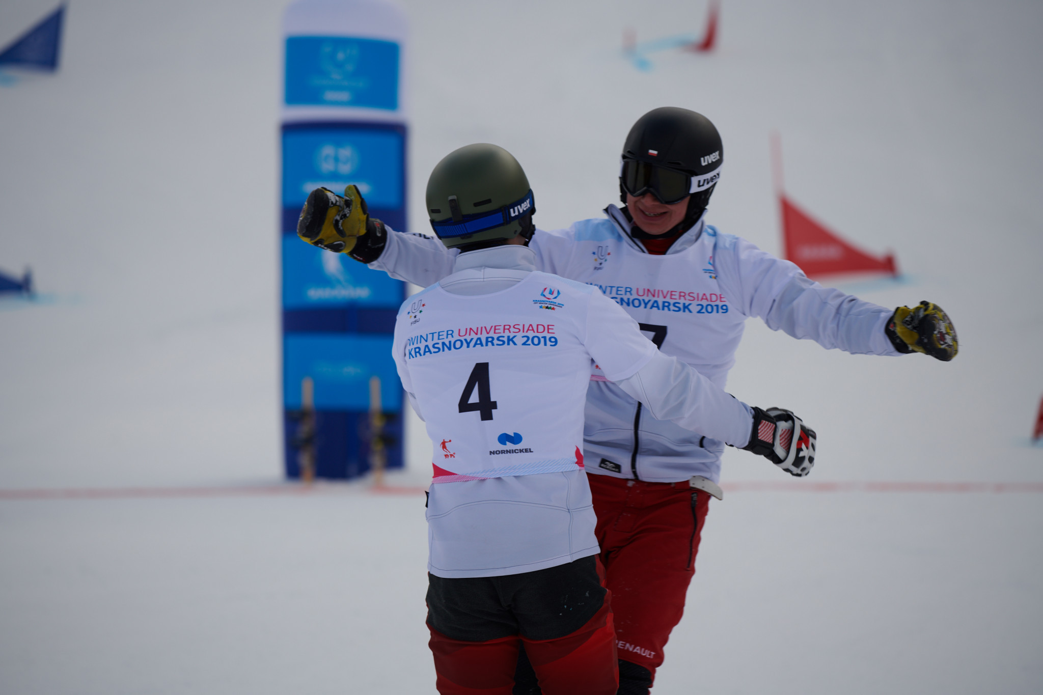 Michal Nowaczyk and Oskar Kwiatowski competed in an all-Polish parallel slalom snowboard final, with Nowaczyk emerging victorious ©Krasnoyarsk 2019