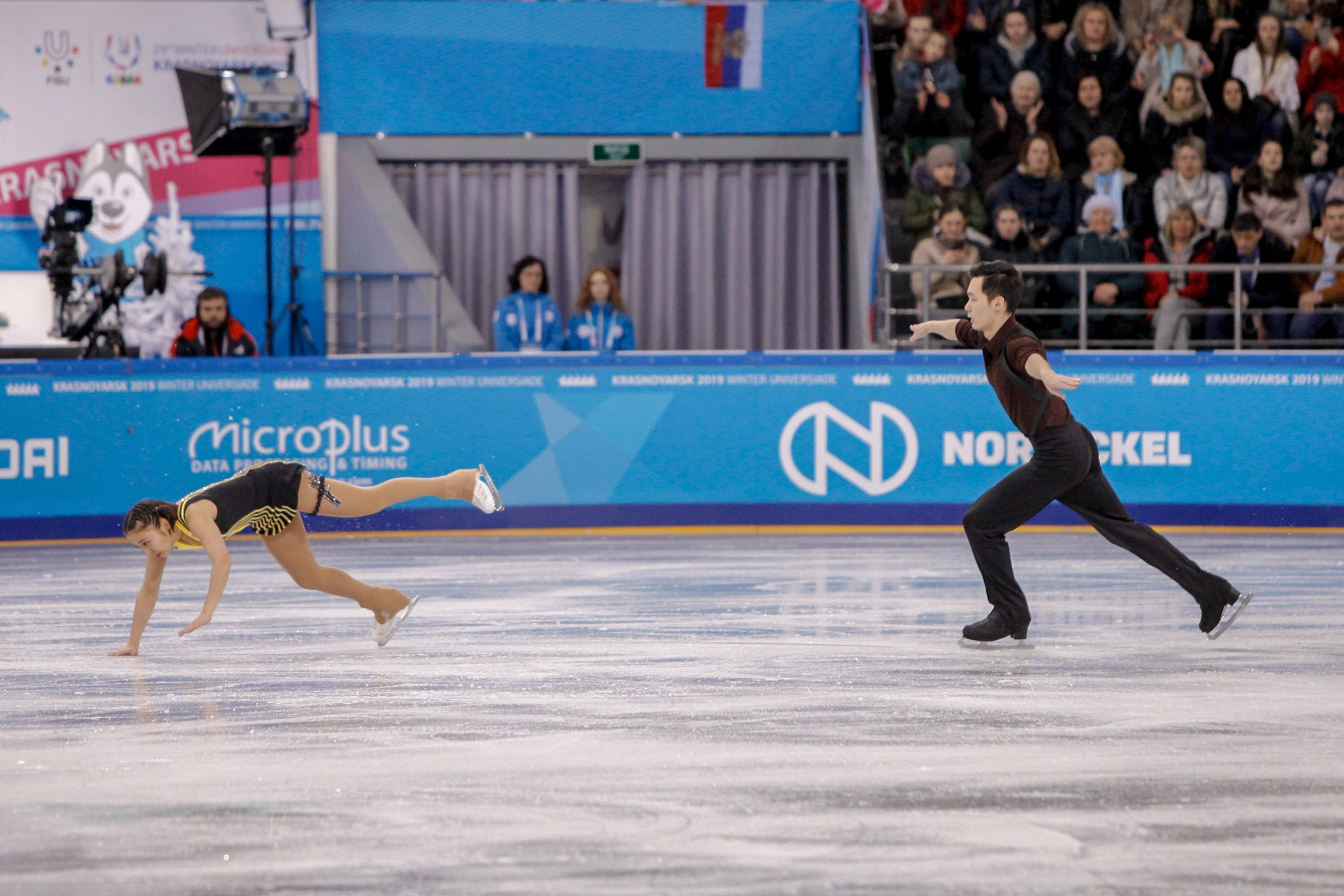Kazakhstan's Zhansaya Adykhanova and Abish Baytkanov had two falls in their figure skating performance, leaving them with 27.64 points ©Krasnoyarsk 2019