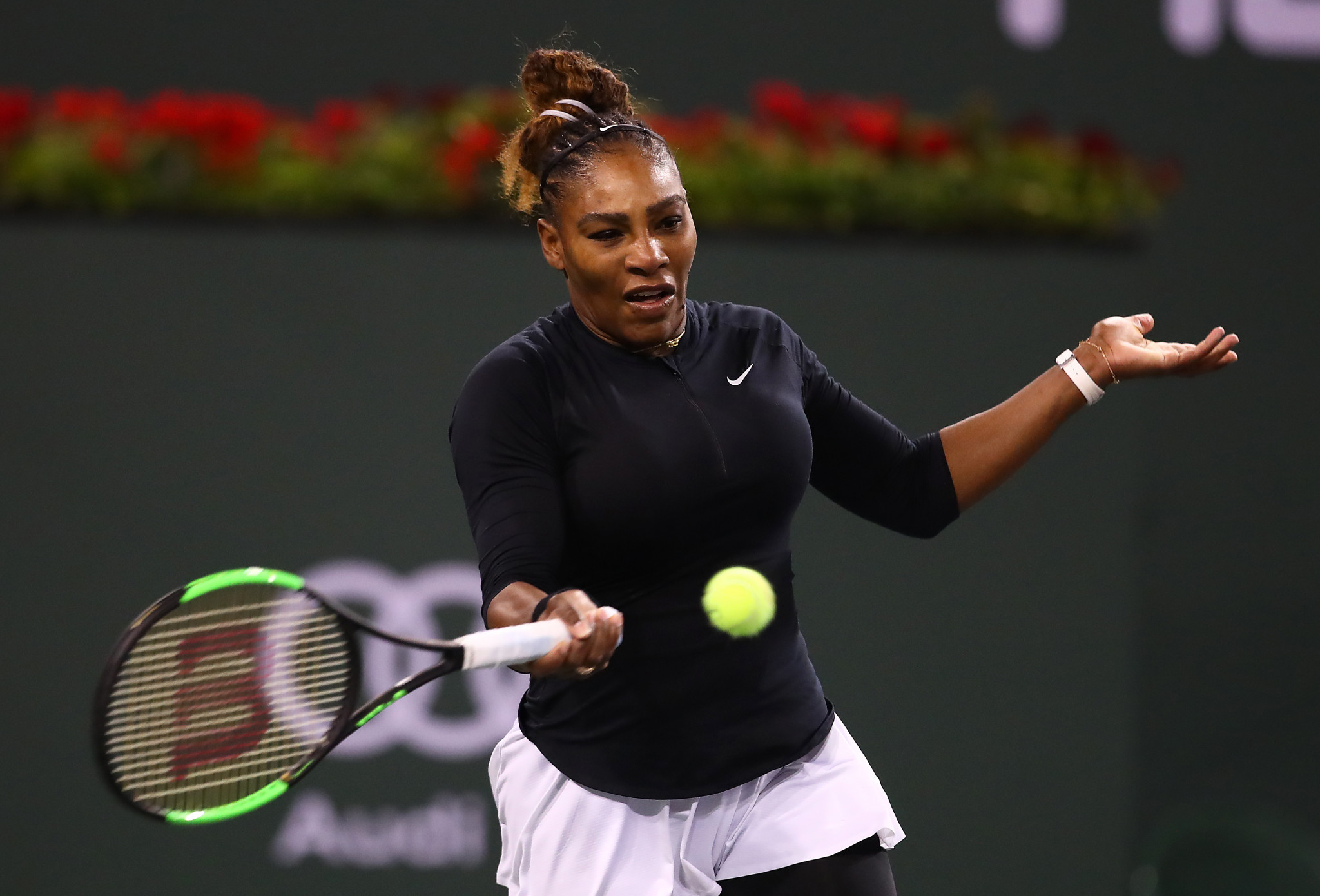 Serena Williams beat Victoria Azarenka in a battle of two former world number ones ©Getty Images