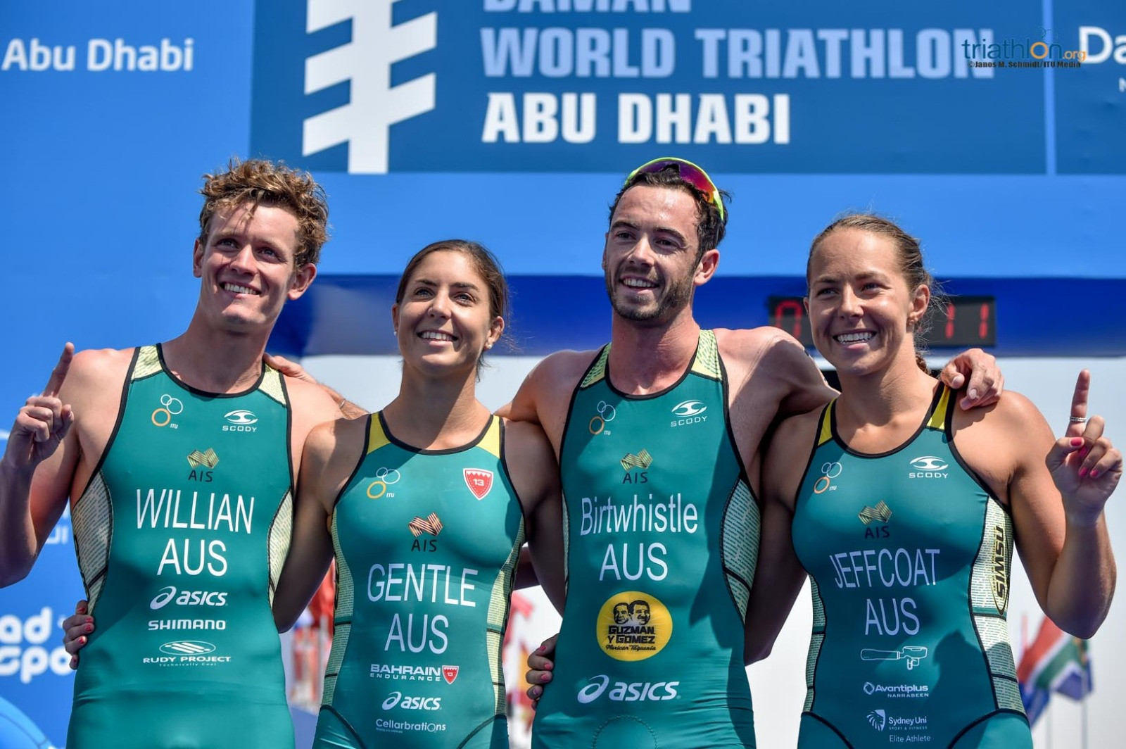 Australia won the mixed relay at the ITU World Triathlon Series season-opener in Abu Dhabi ©ITU