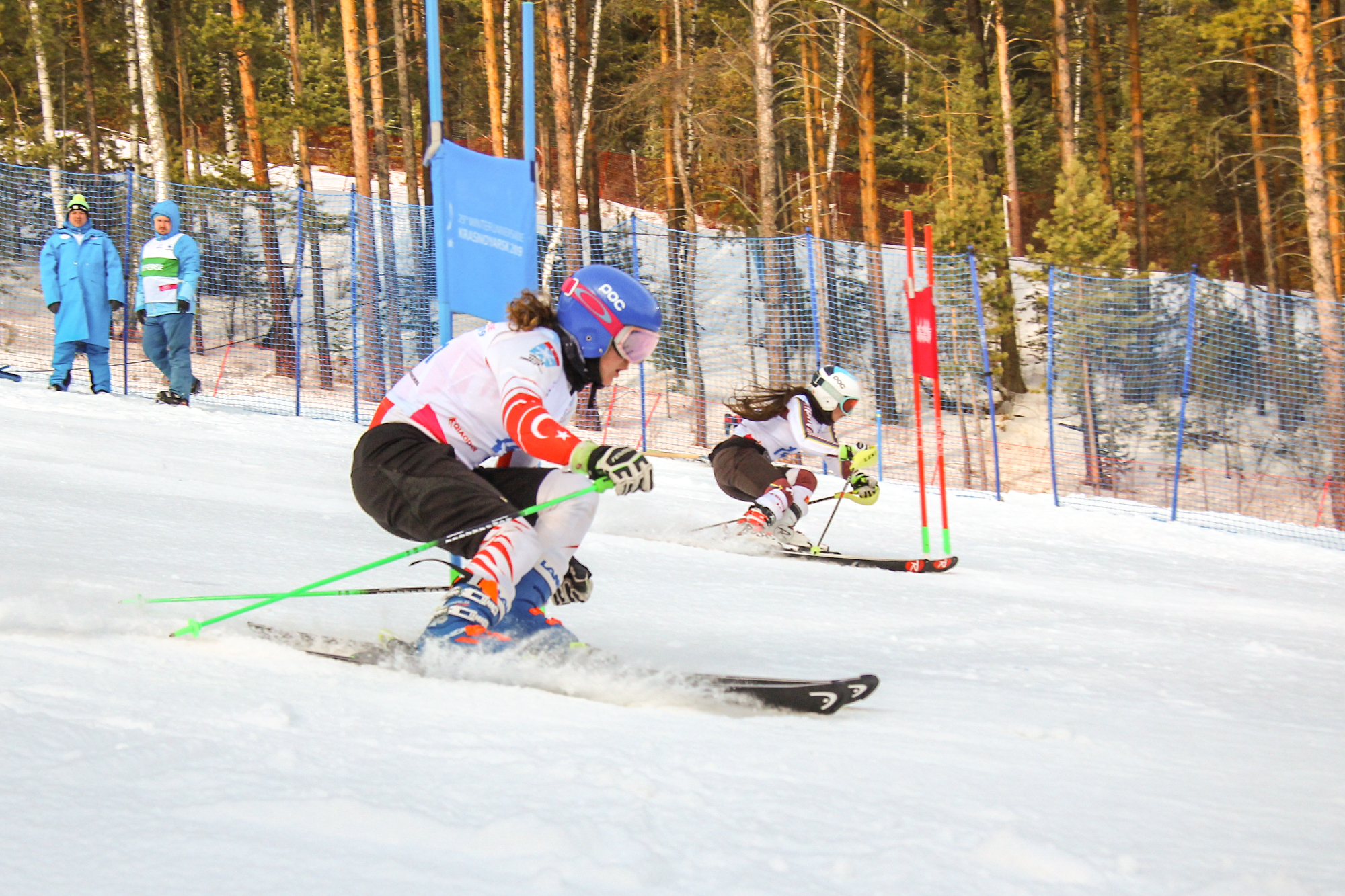 An Alpine skiing team event saw skiers go head-to-head ©Krasnoyarsk 2019