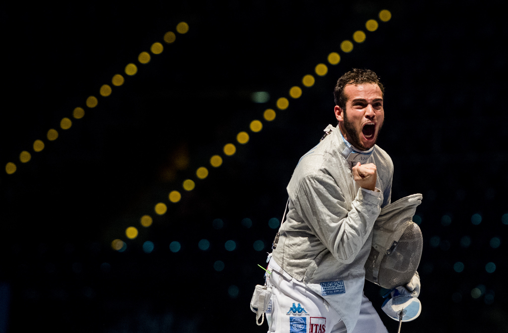 Luca Curatoli delivered gold for the host nation at the Men's Sabre World Cup in Padoue ©Getty Images