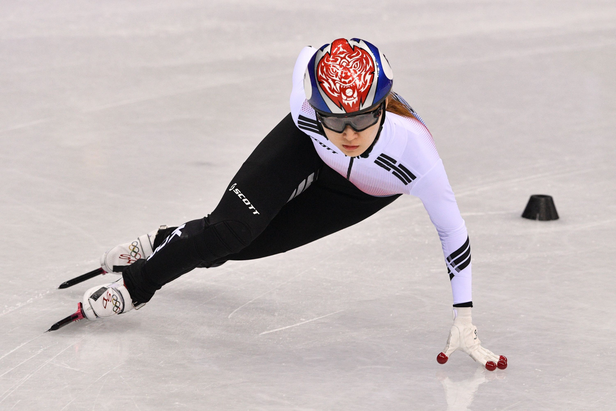 South Korea dominate opening day of finals at ISU World Short Track Speed Skating Championships