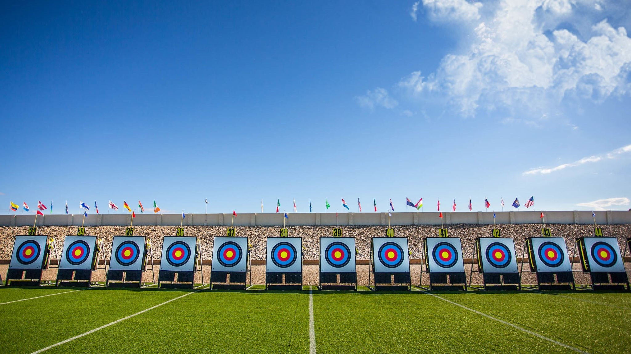 World Archery has extended its partnership agreement with target manufacturer Rinehart for two years ©World Archery 