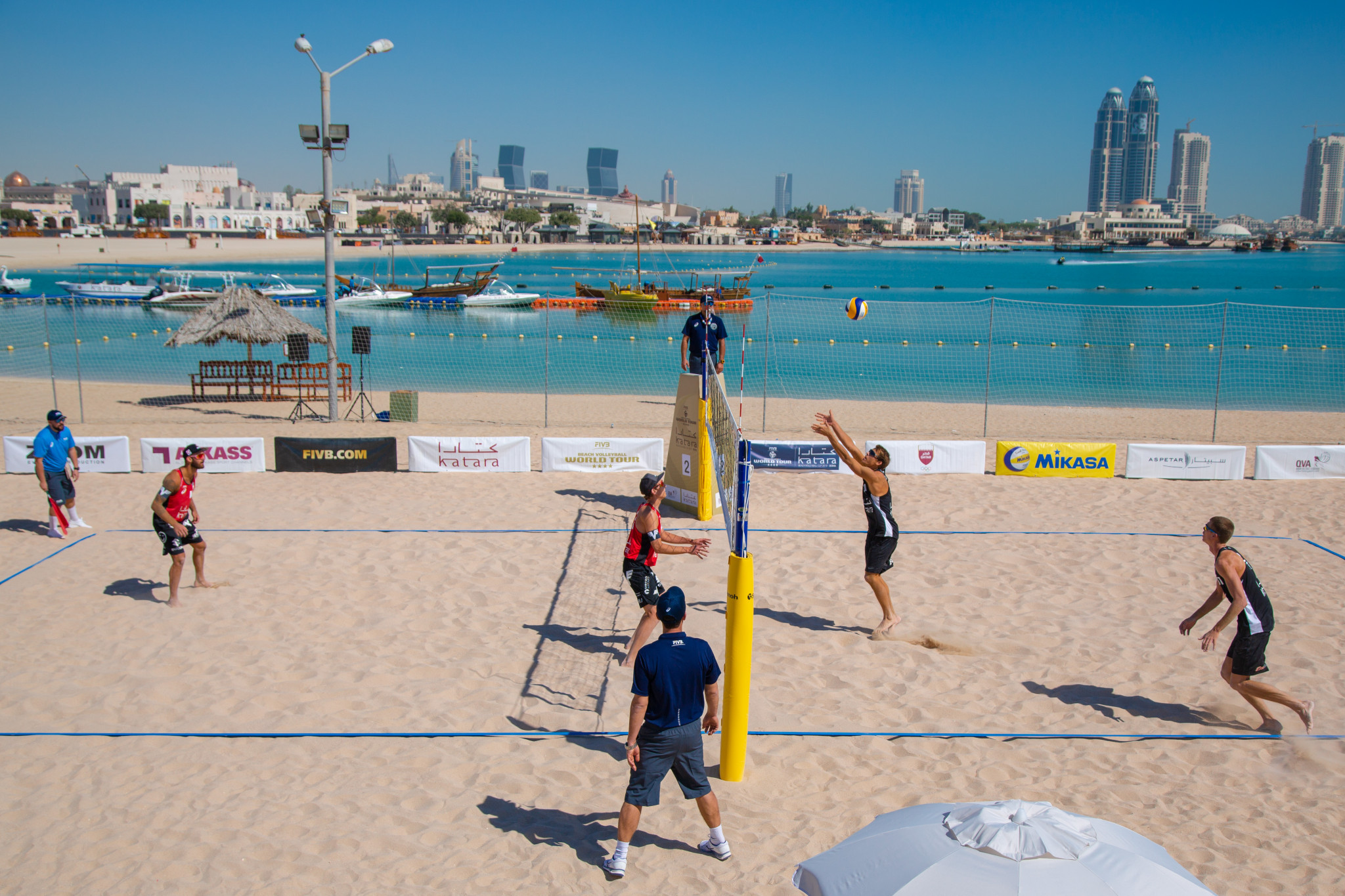 The four-star FIVB Beach Volleyball World Tour event is underway in Doha ©FIVB