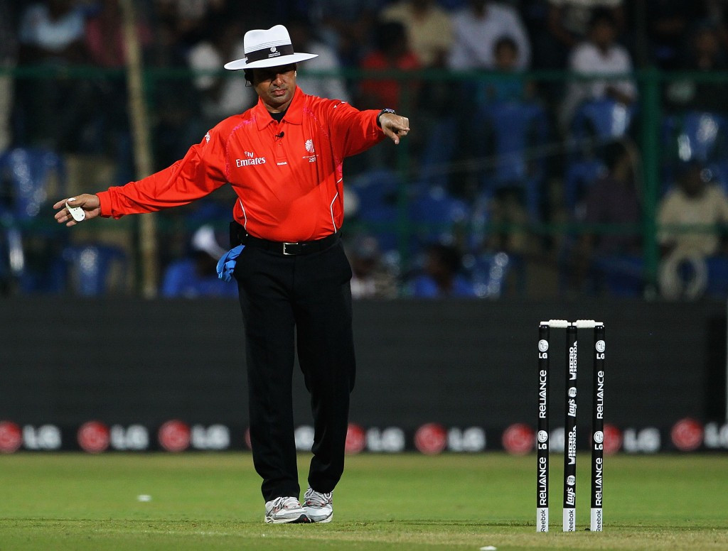 Pakistani umpire Aleem Dar was withdrawn from overseeing India's match with South Africa earlier this week