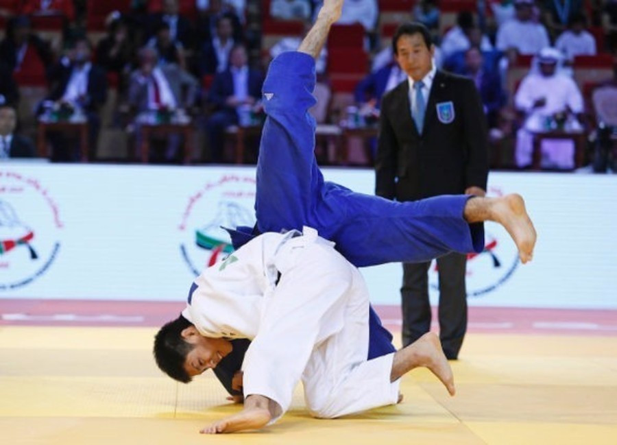 Japan earned another two titles on the second day of competition