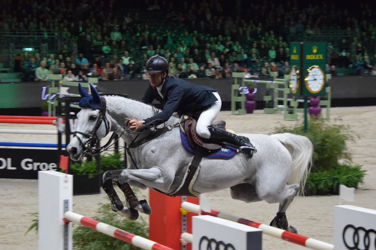 Leopold van Asten delighted the home crowd by winning the VDL Groep Prize after a 14-combination jump-off in the 1.55 metres main class at The Dutch Masters in 's-Hertogenbosch ©The Dutch Masters - Indoor Brabant/Twitter